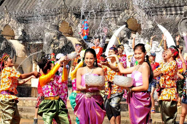 lễ hội té nước Thái Lan